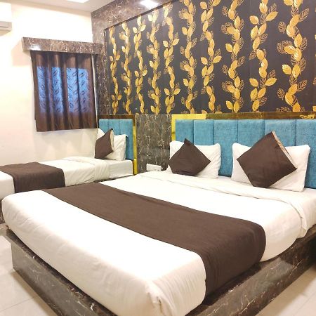 Hotel Bhavya Residency อาเมดาบัด ภายนอก รูปภาพ