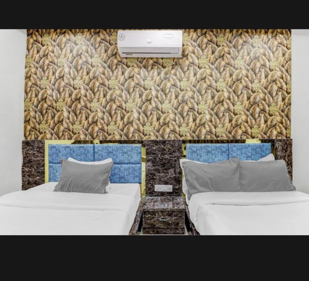 Hotel Bhavya Residency อาเมดาบัด ภายนอก รูปภาพ