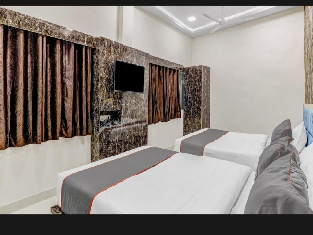 Hotel Bhavya Residency อาเมดาบัด ภายนอก รูปภาพ